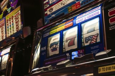 kantor toto mobile app interface showing live dealer tables and sportsbook markets