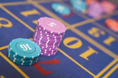 kantor toto Phoenix Rises Crazy Time wheel with live dealer and broadcast setup
